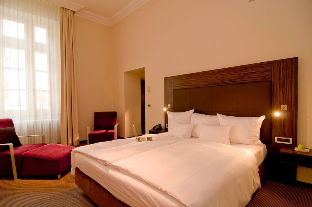 Herzogshof - Boutique-Hotel Am Dom Регенсбург Екстериор снимка
