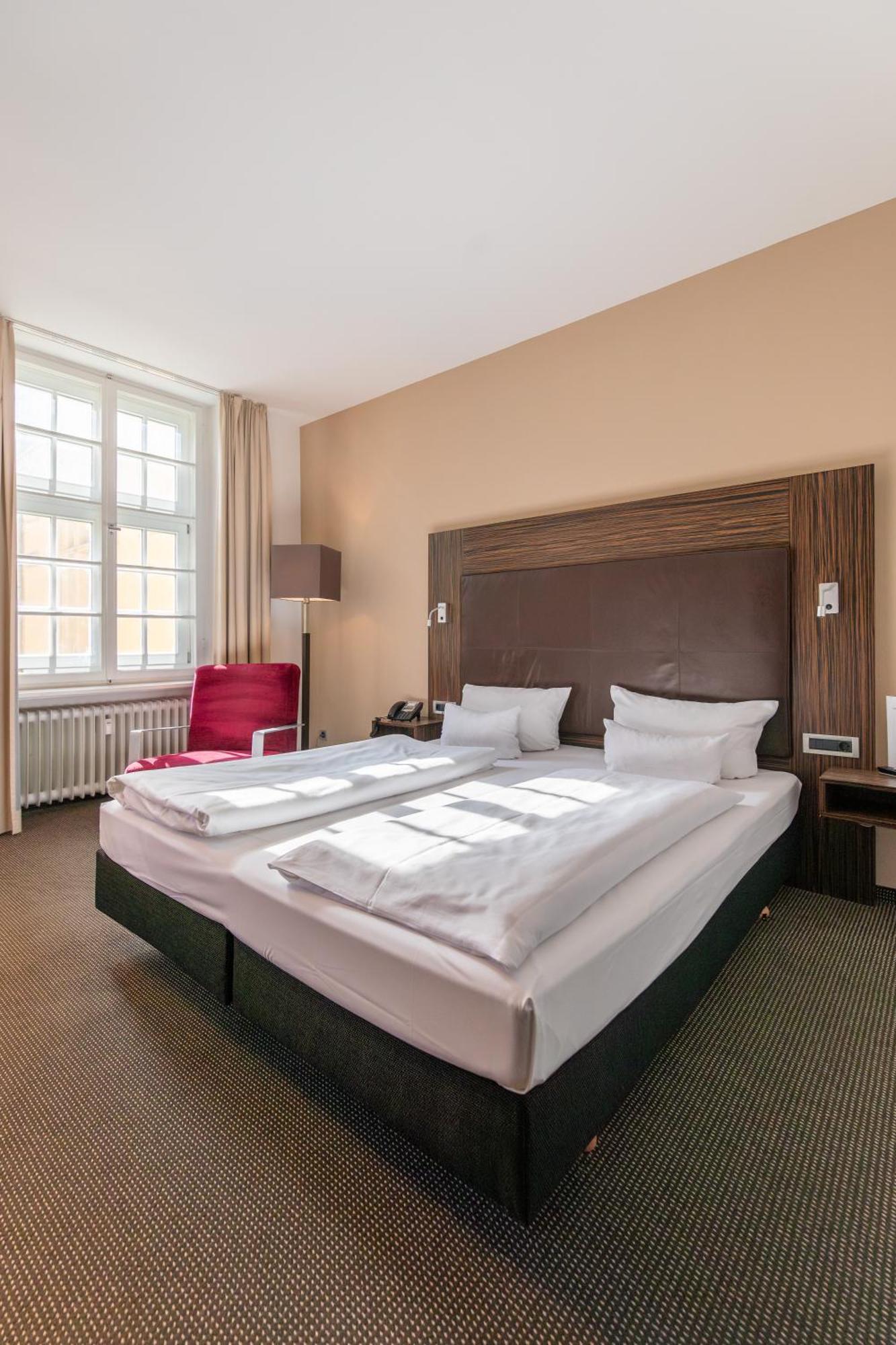 Herzogshof - Boutique-Hotel Am Dom Регенсбург Екстериор снимка
