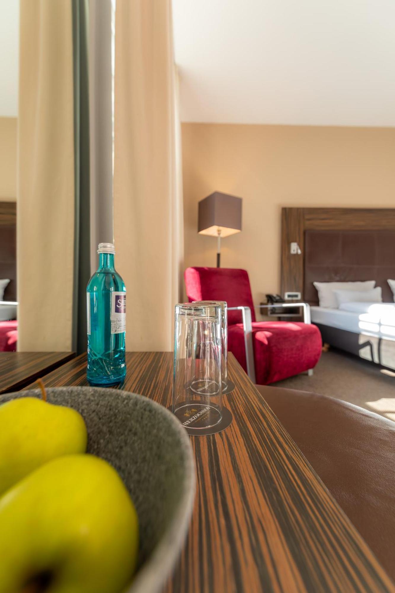 Herzogshof - Boutique-Hotel Am Dom Регенсбург Екстериор снимка