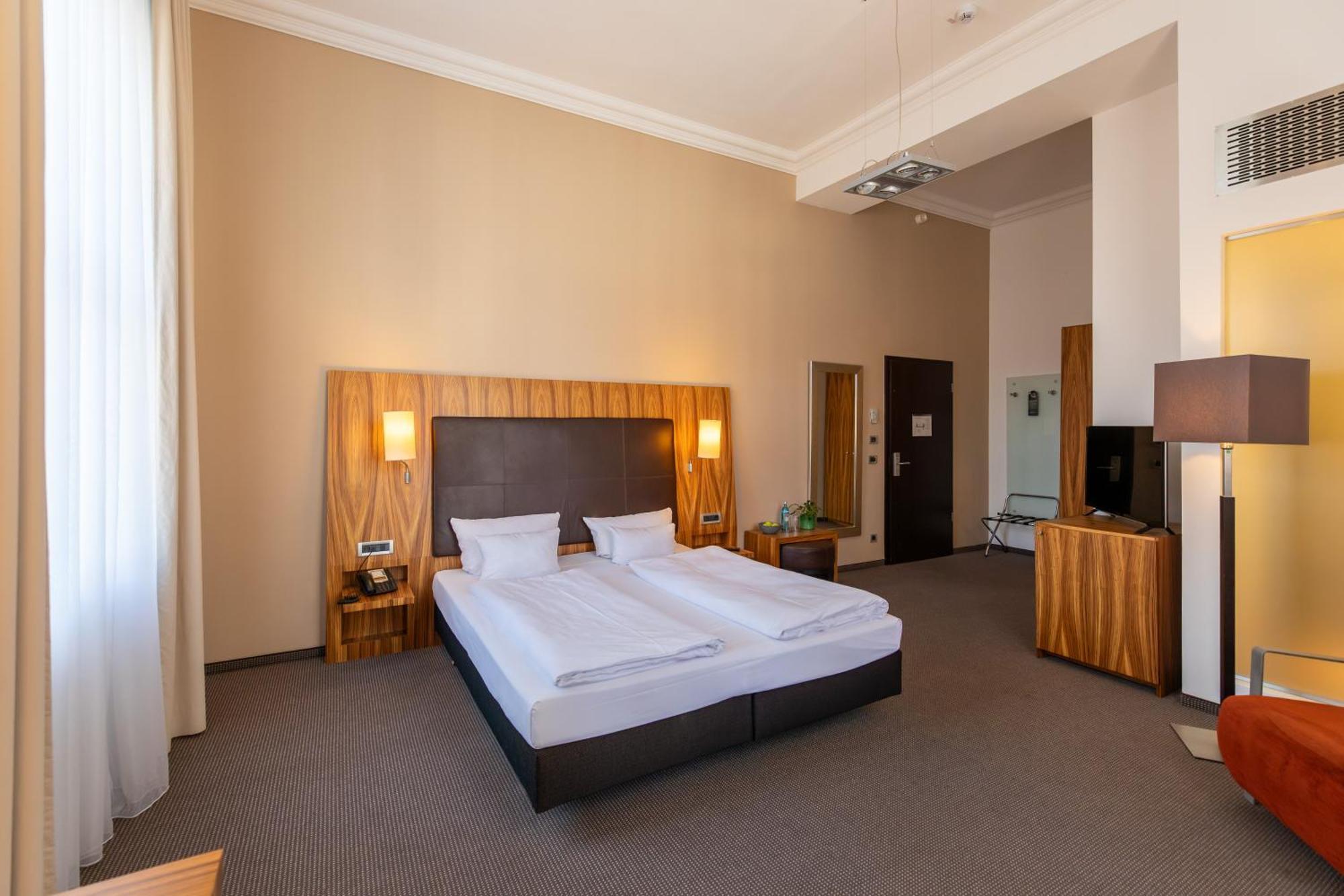 Herzogshof - Boutique-Hotel Am Dom Регенсбург Екстериор снимка